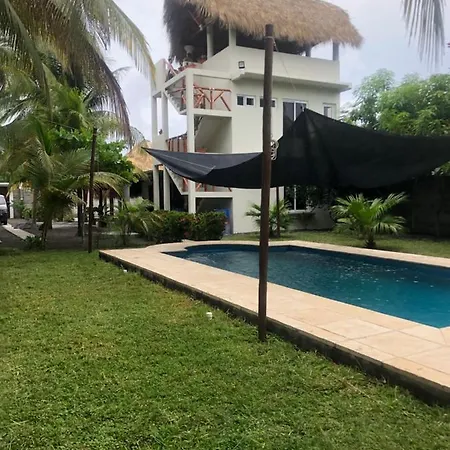 Mansion del Rey Puerto San Jose Villa
